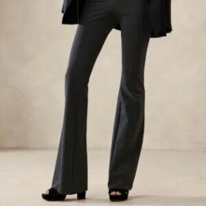 NWT Blue Banana Republic Ladies Ramira Bi-Stretch Flare Pant (Petite)